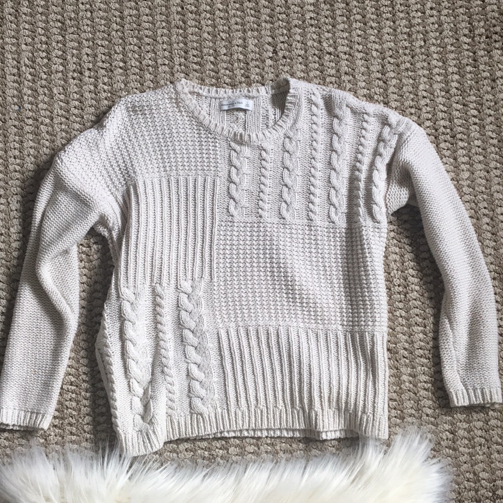 Abercrombie & Fitch knit cream cable sweater